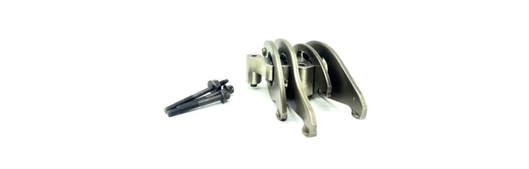 Rocker arm assembly with mounting bolt
